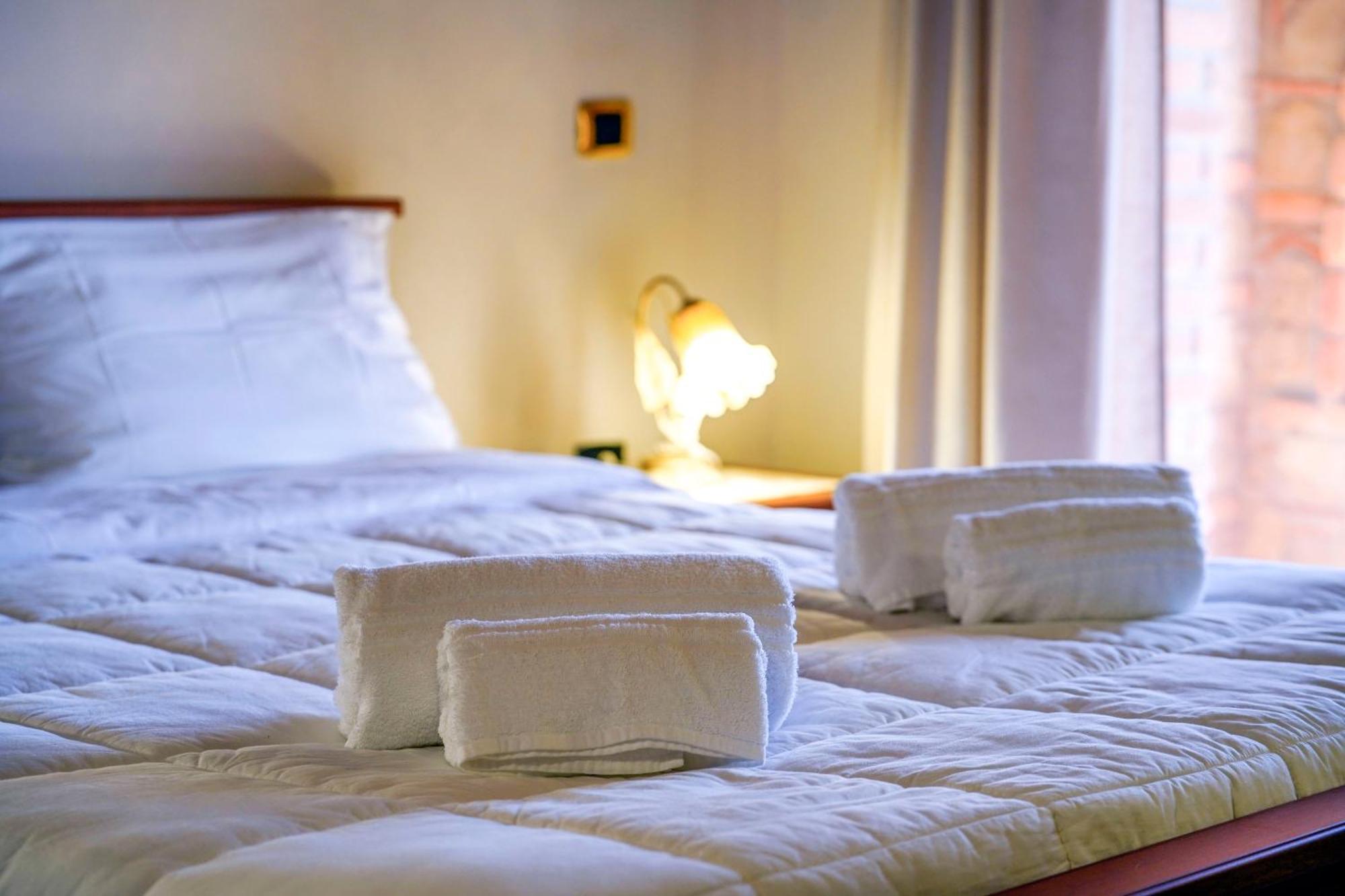 Tenuta Un Posto Al Sole Luxury B&B Rossano Stazione Eksteriør billede