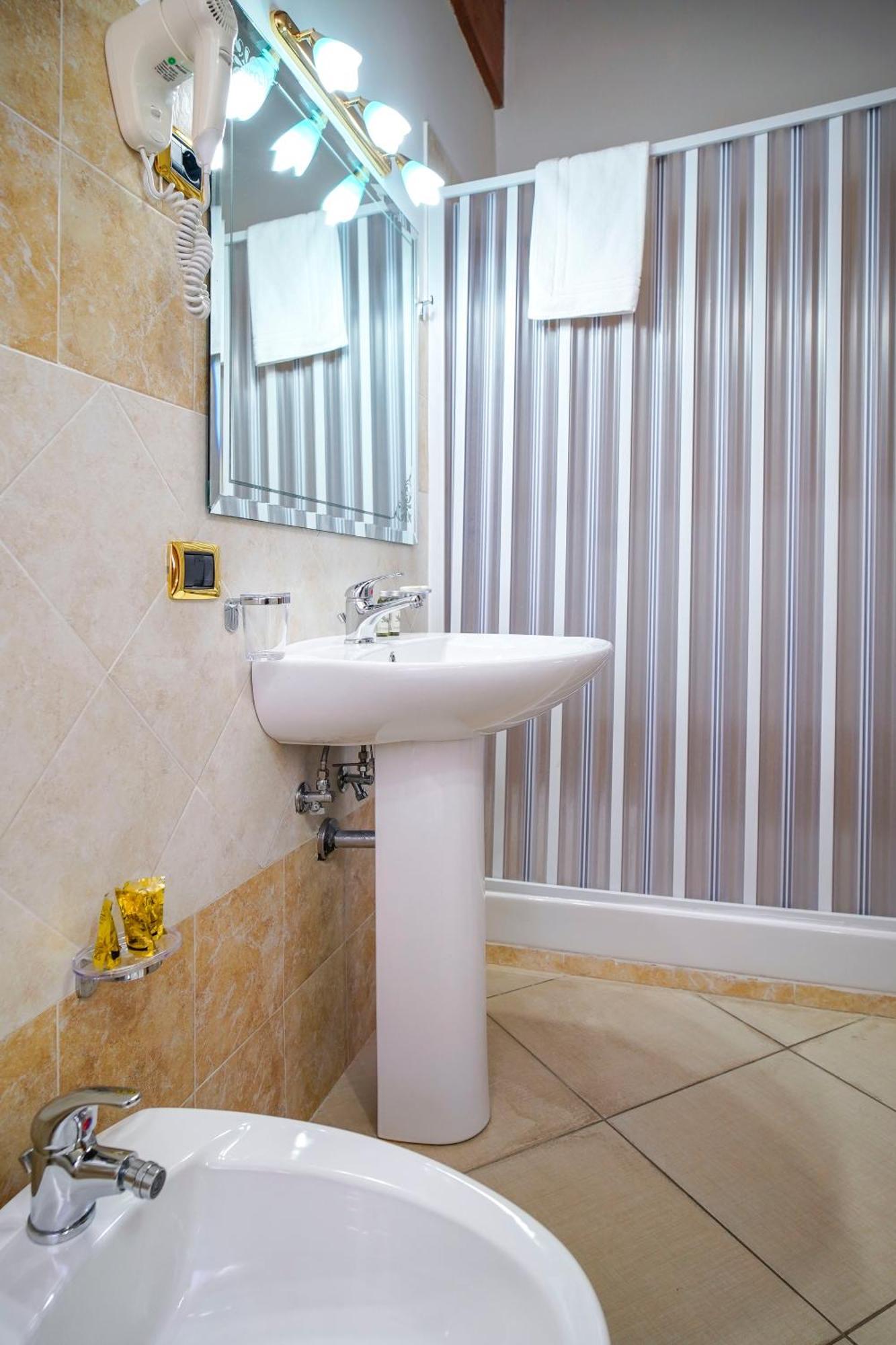 Tenuta Un Posto Al Sole Luxury B&B Rossano Stazione Eksteriør billede